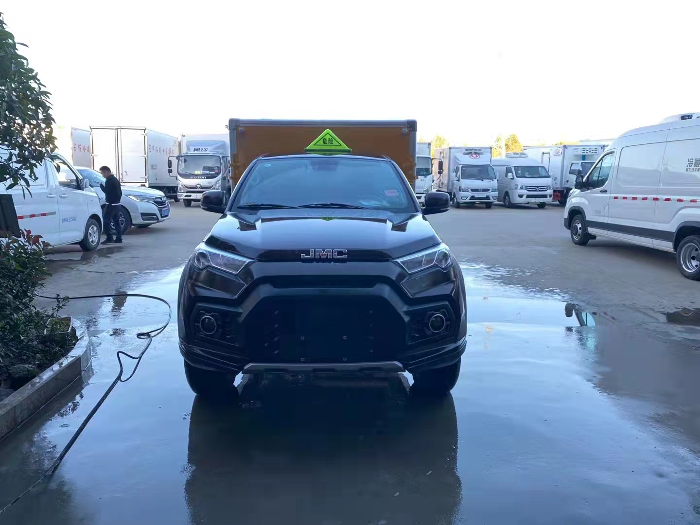江铃四驱皮卡国六炸药车可销售厂家