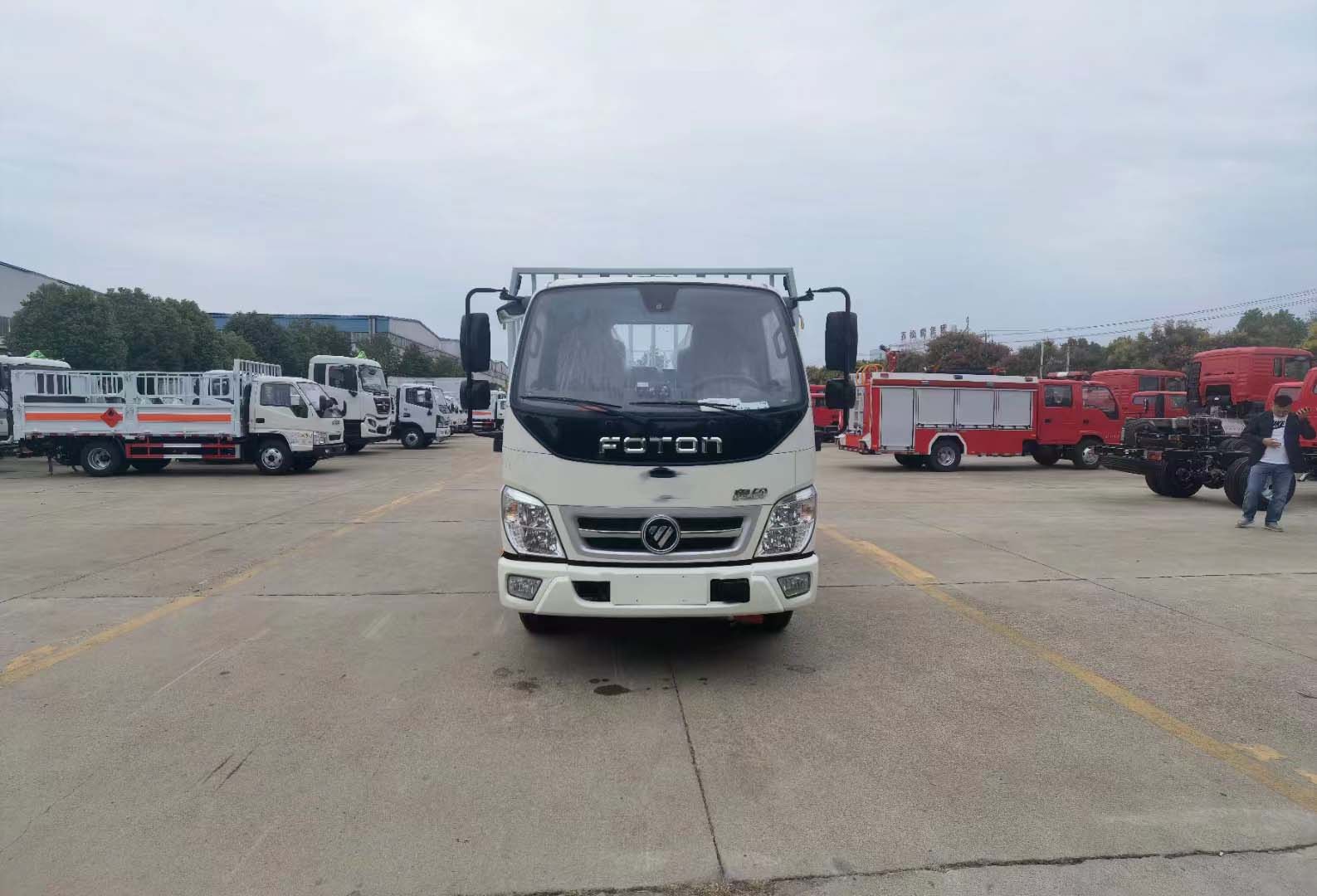 福田奥铃符合新规额载1.8吨蓝牌气瓶车