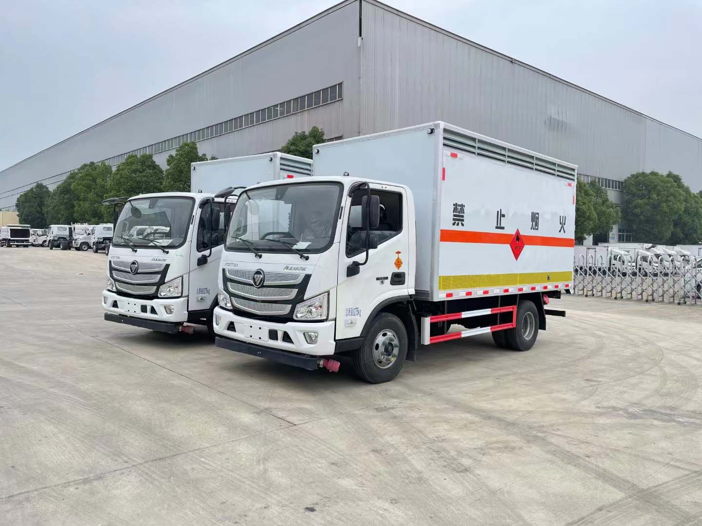 福田欧马可小黄牌4.5吨气体厢式发车