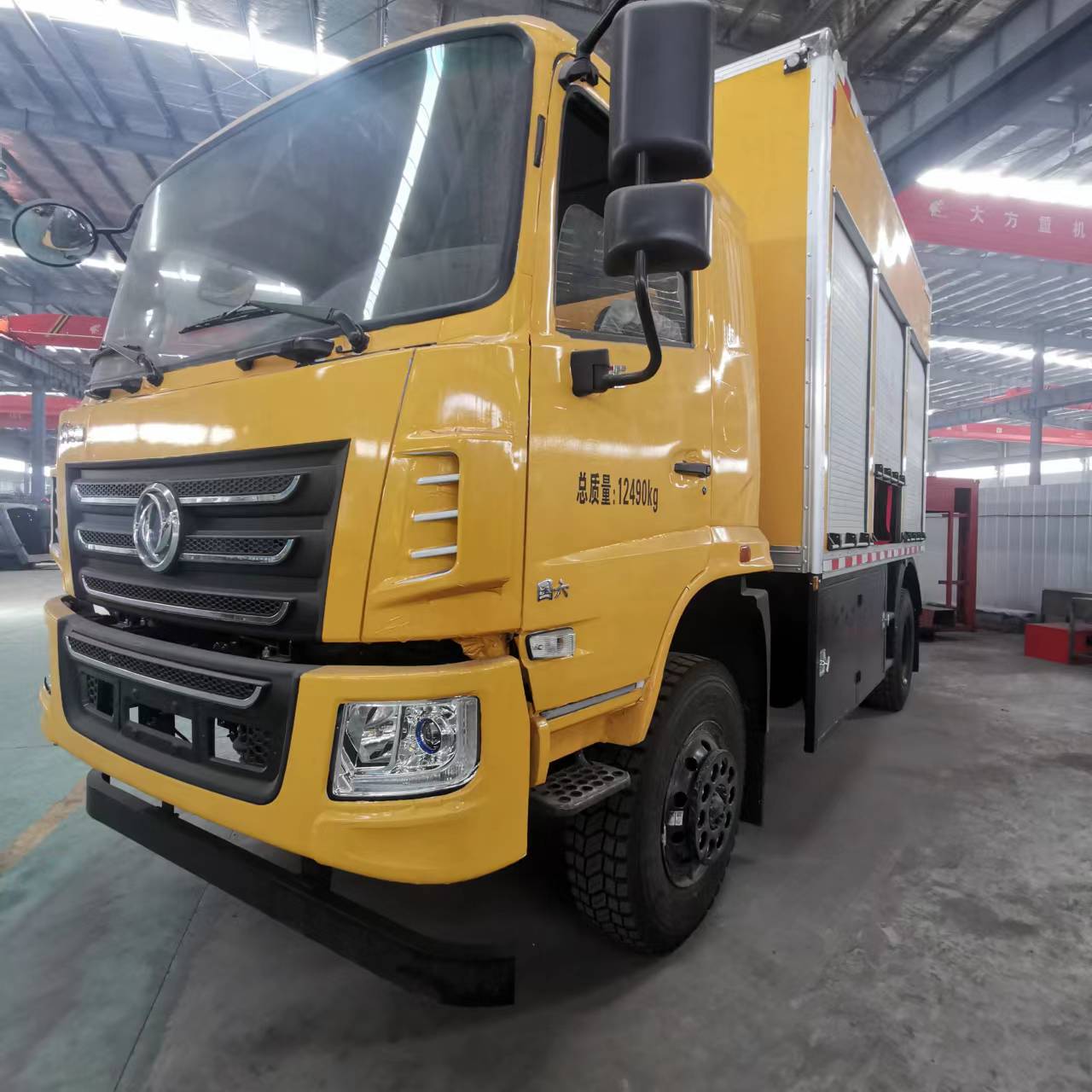 东风华神国六四驱工程抢险车