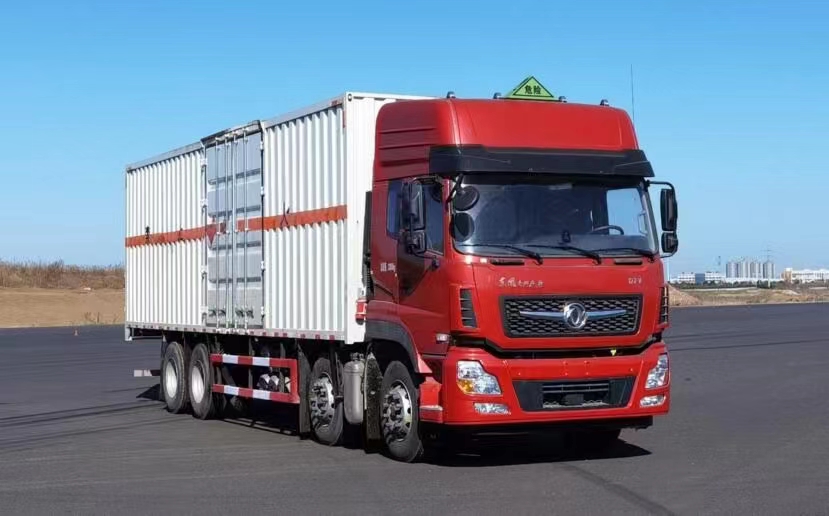前四后八最便宜一款车型东风D7V国六前四后八危险品车