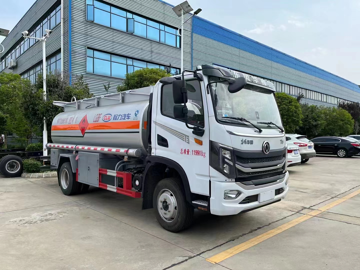 东风华神T3国六油罐车