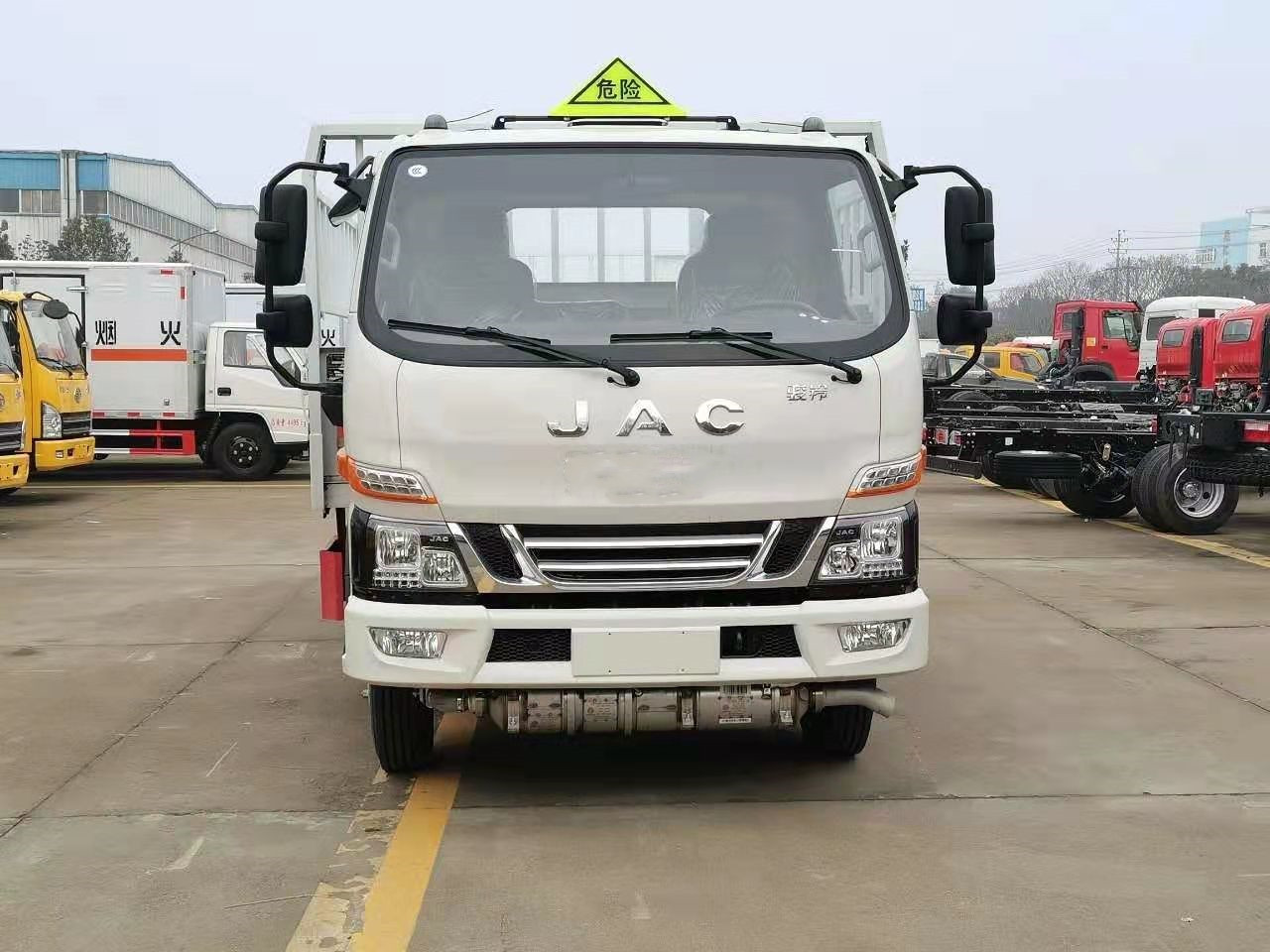江淮V5国六轻量化气瓶车
