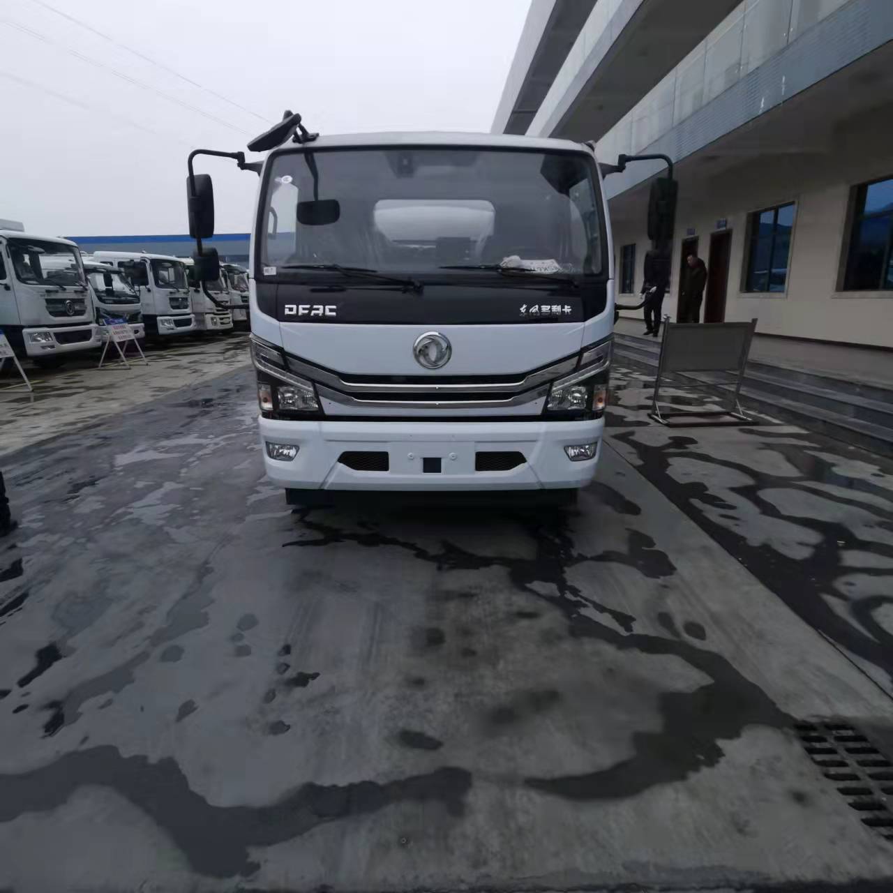 多拉快跑，东风8吨国六加油车