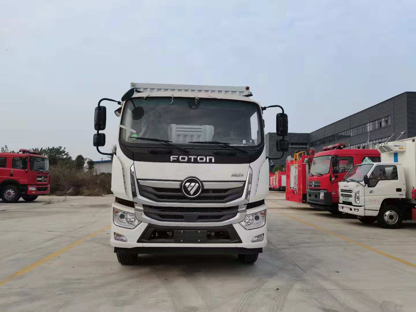 10吨国六危化品车，选择福田欧航6米8准没错