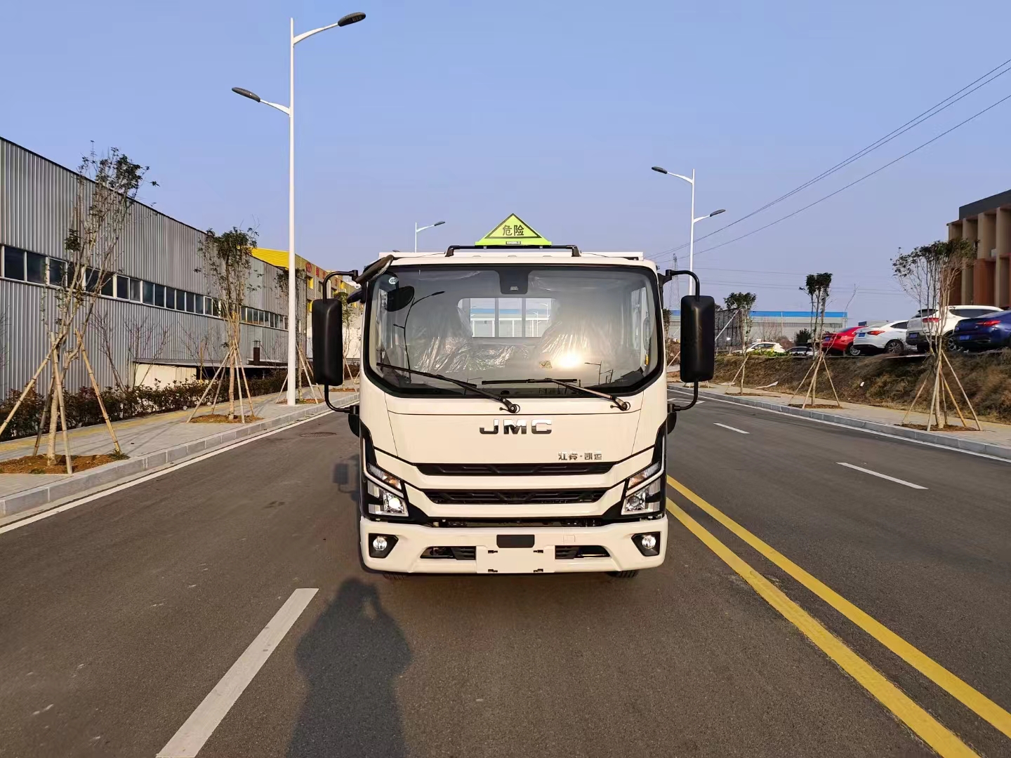 江铃凯运国六4米2蓝牌气瓶车