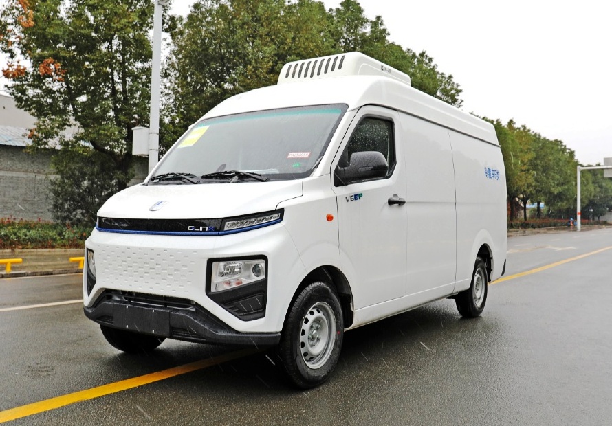 4.4立方米吉利纯电的面包冷藏车