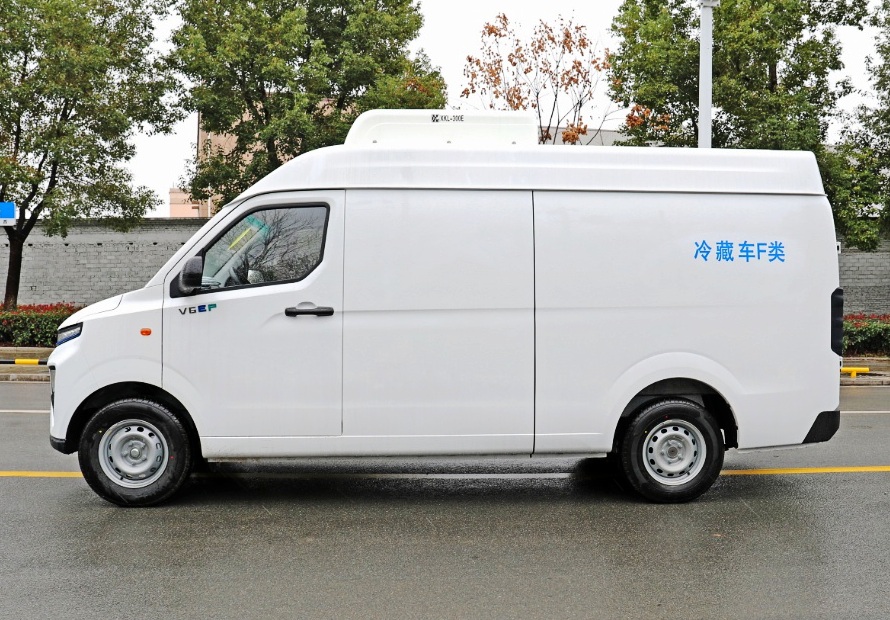 4.4立方米吉利纯电的面包冷藏车