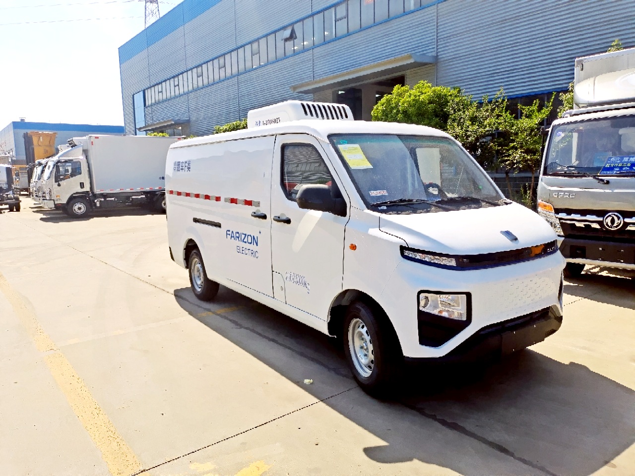 3.7立方米纯电动面包冷藏车
