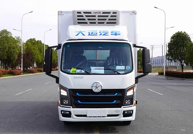 4.2米大运气电增程混合动力冷藏车