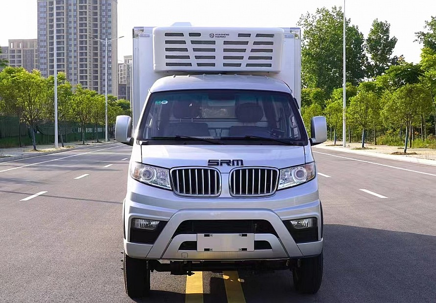 3.5米华晨鑫源纯电动T50-EV冷藏车