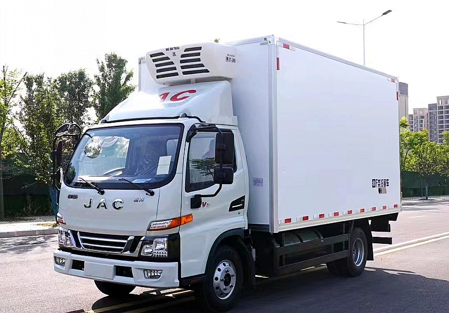 4.2米江淮骏铃V5天然气冷藏车